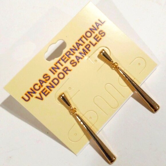 Gold Teardrop Dangle Earrings – Elegant Swing Design Women's Fashion Jewelry - Picture 5 of 10